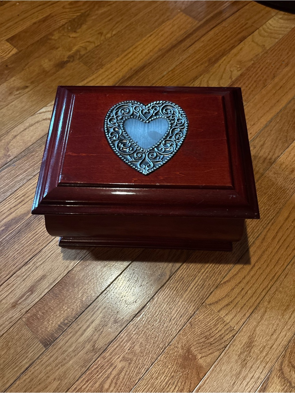 Woden jewelry box